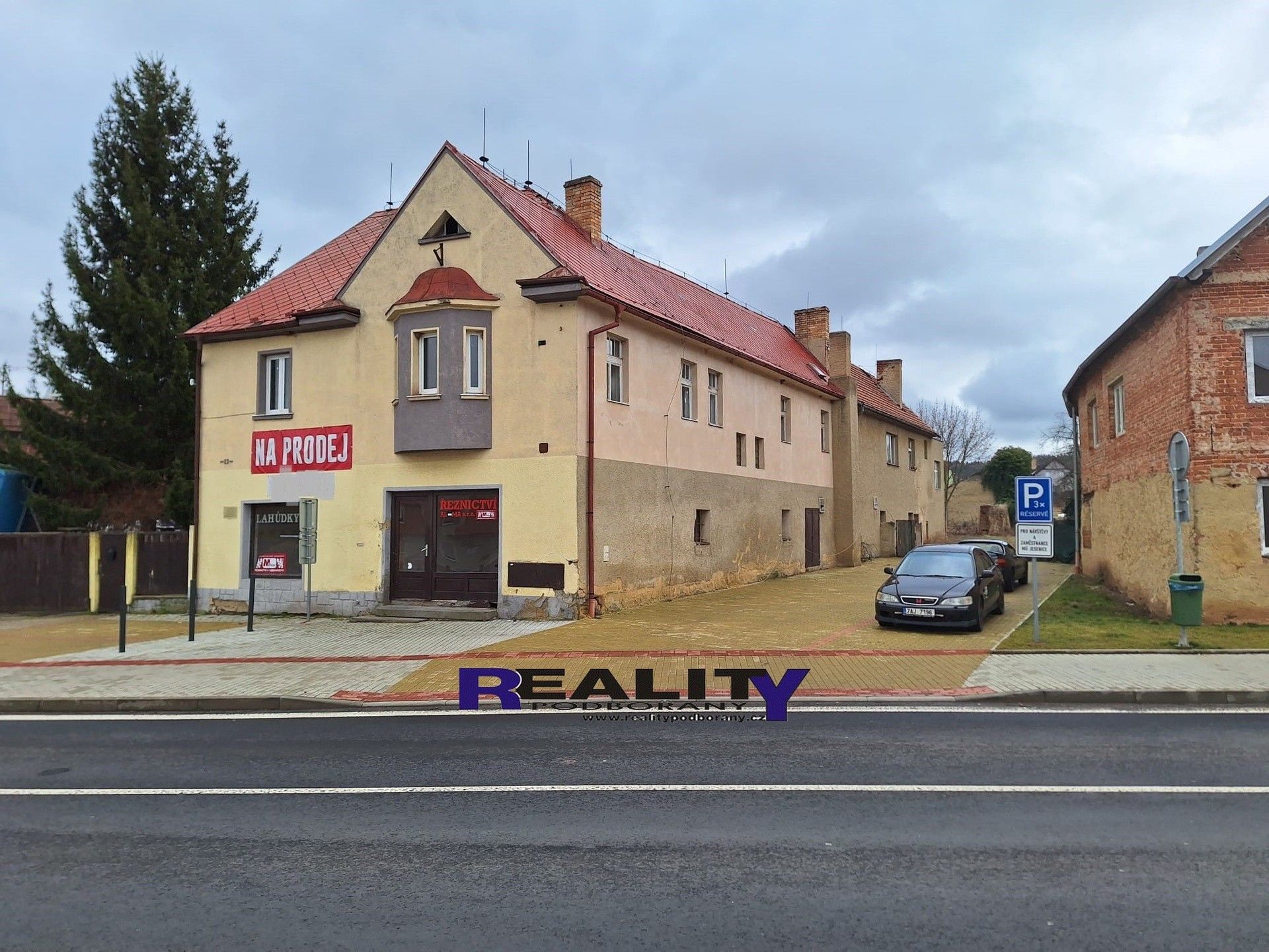 Prodej dům - Jesenice, 407 m²