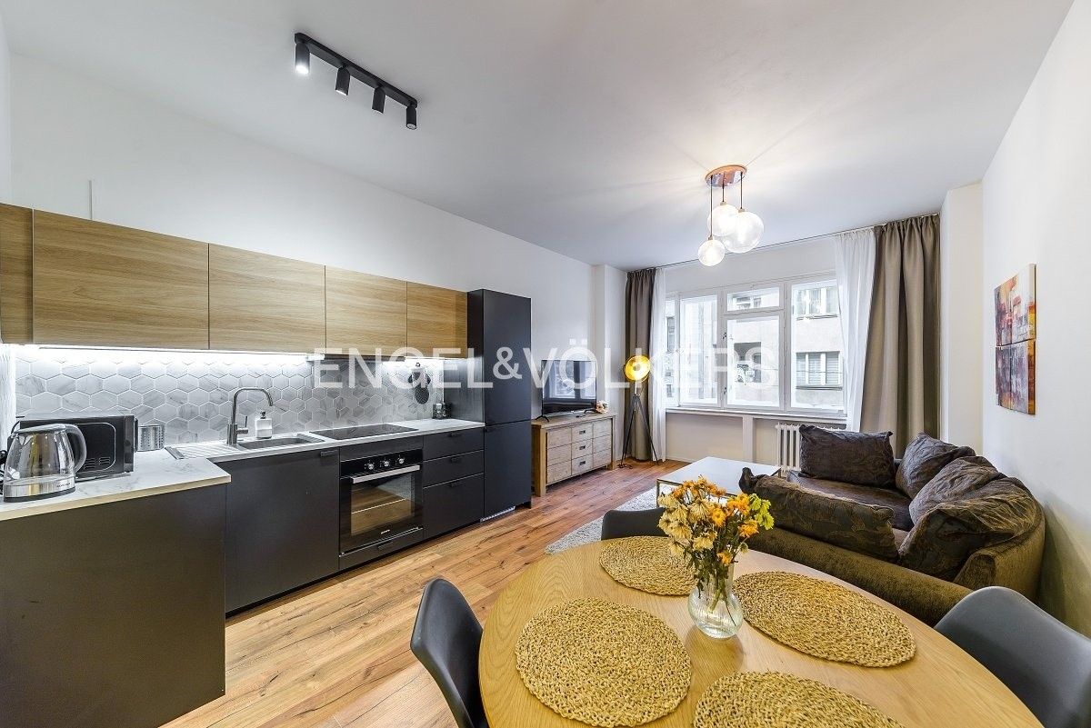 3+kk, Újezd, Praha, 68 m²