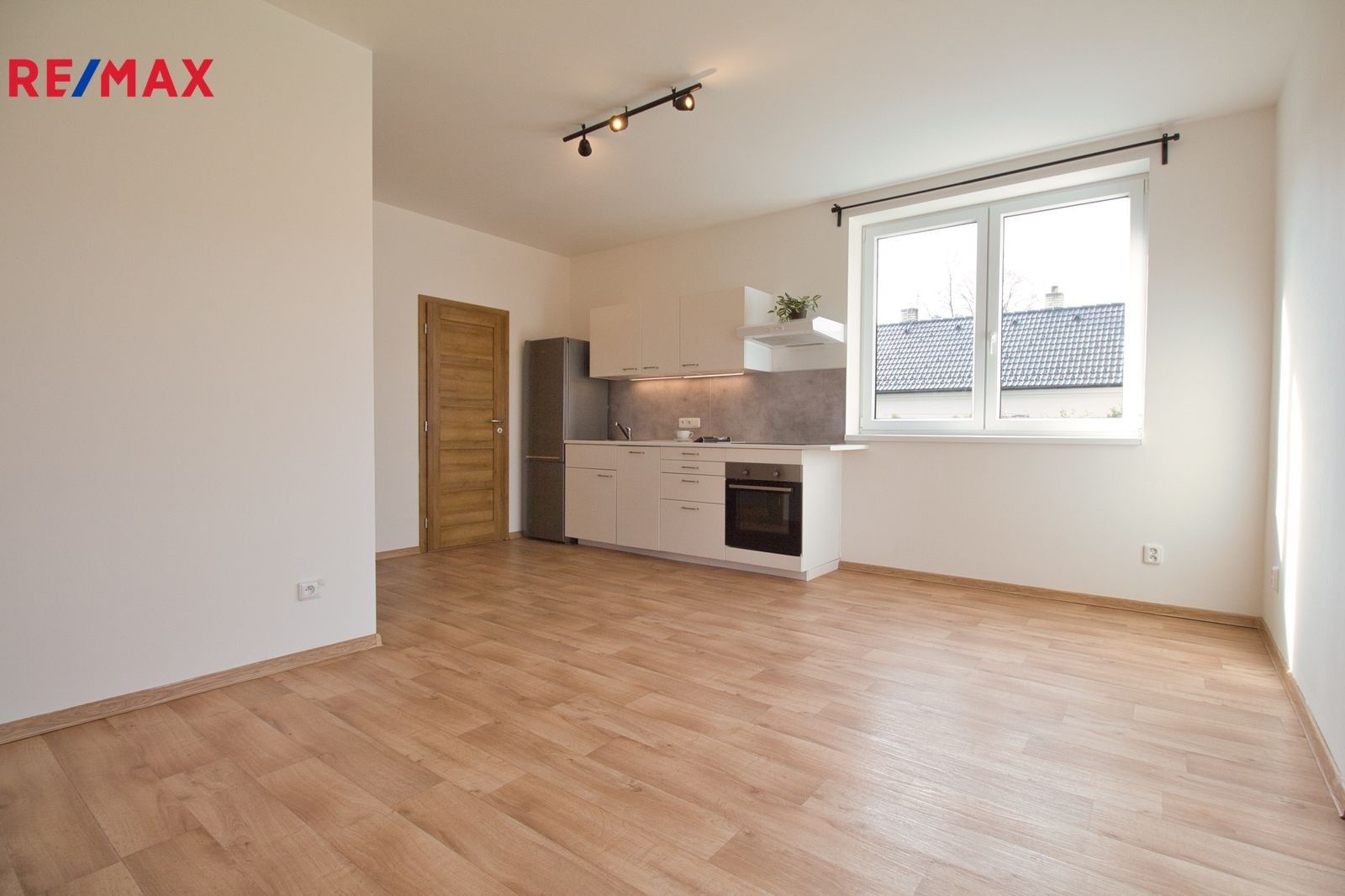 1+kk, Hřbitovní, Libčice nad Vltavou, 32 m²
