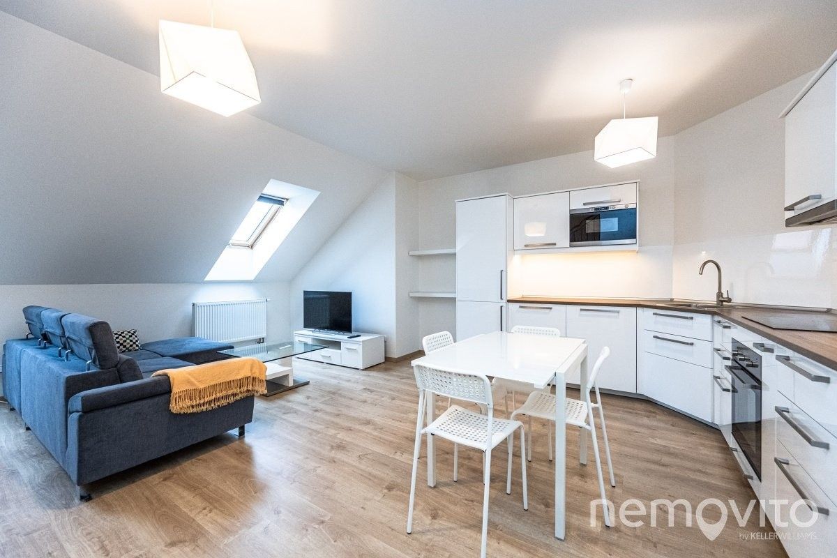 2+kk, Bubenská, Praha, 84 m²