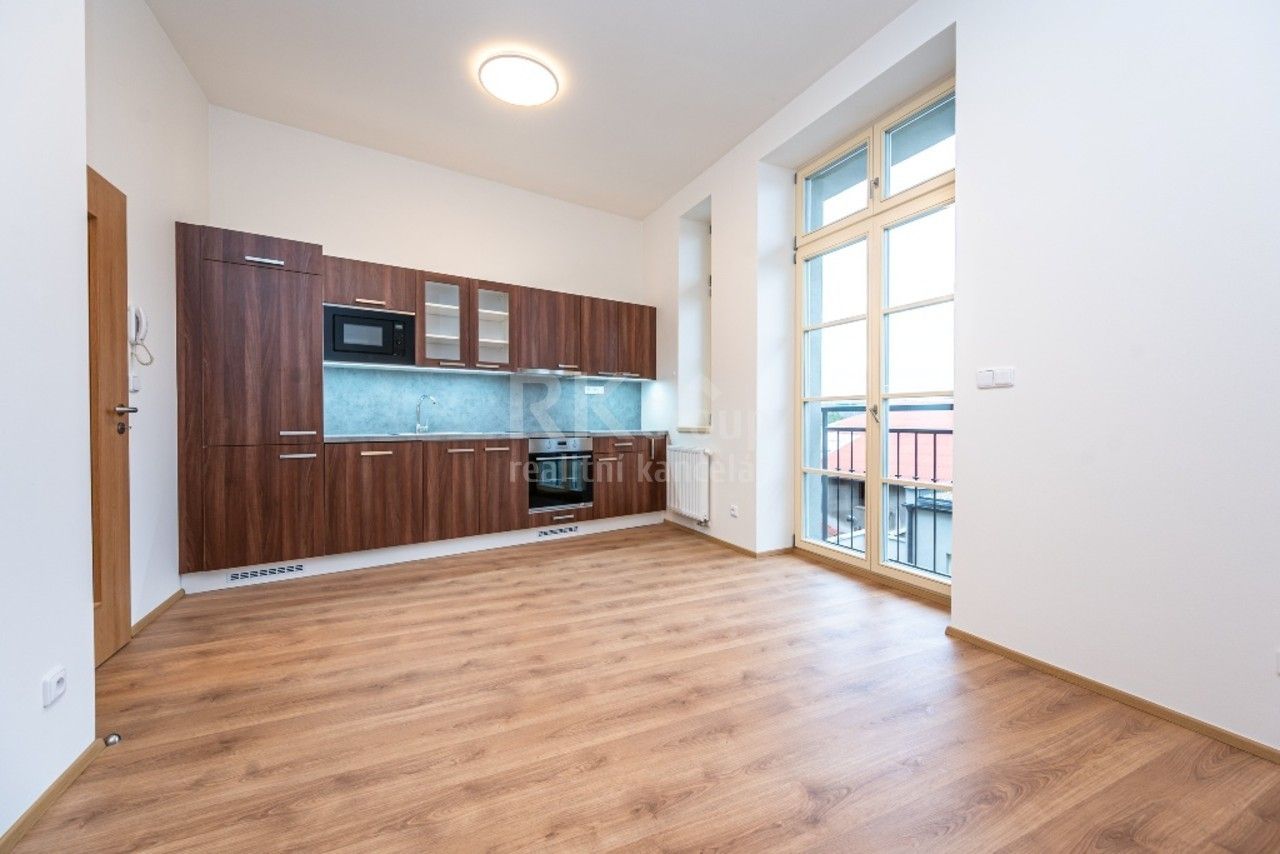 2+kk, Komenského náměstí, Slaný, 39 m²