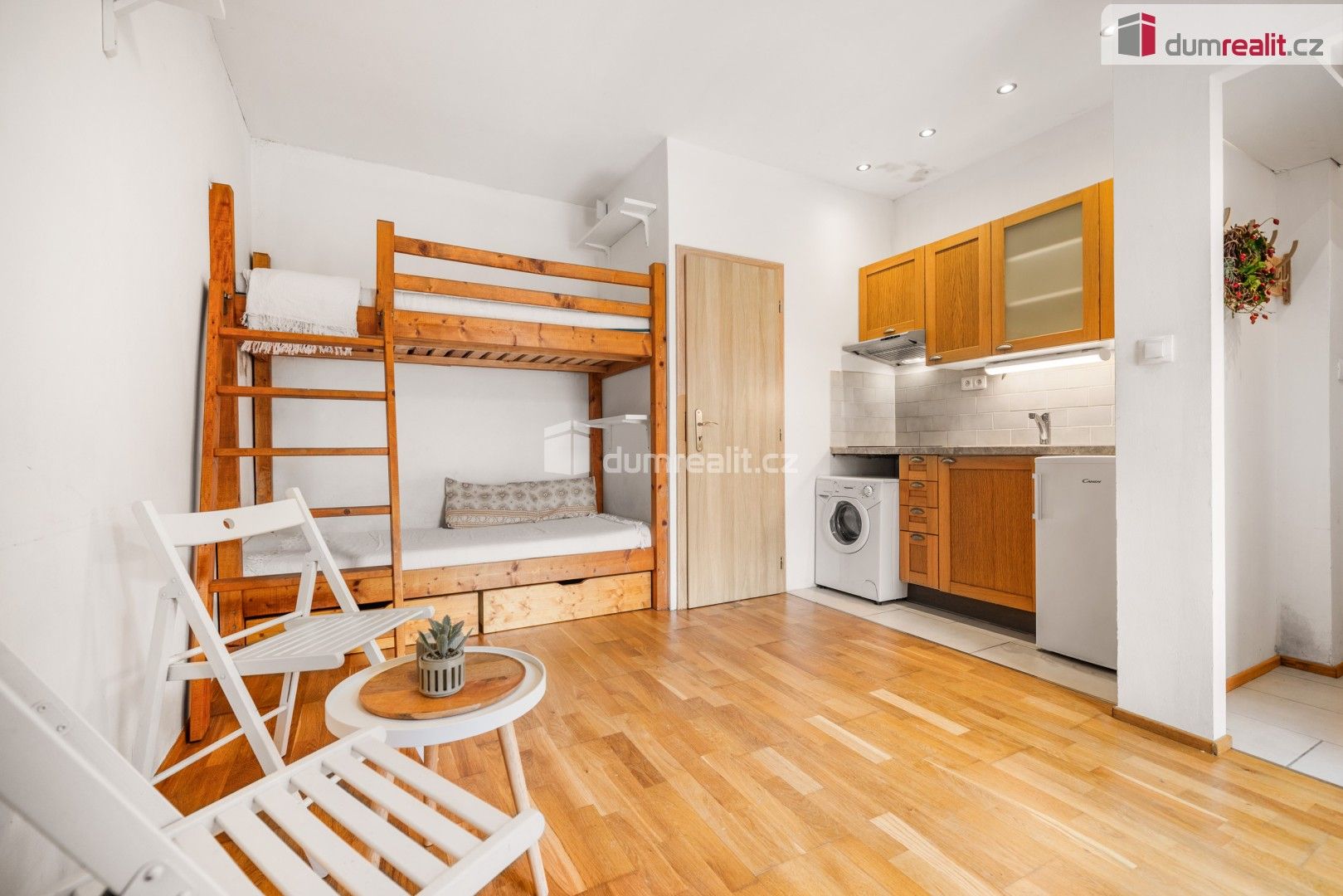 1+kk, Milíčova, Praha, 19 m²