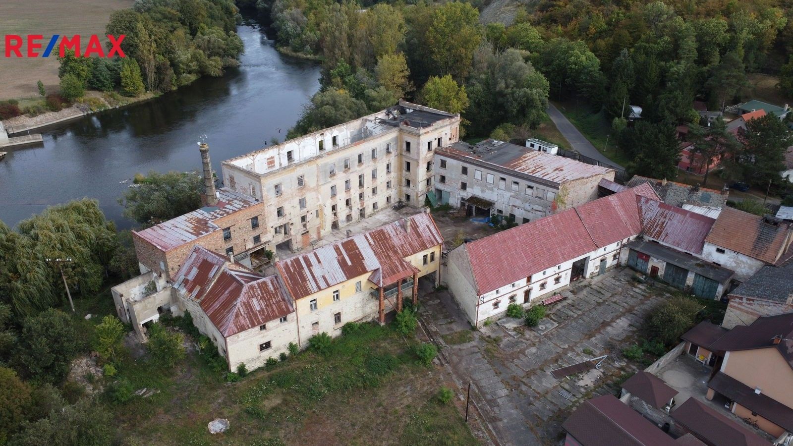 Sklady, Březno, Postoloprty, 2 700 m²