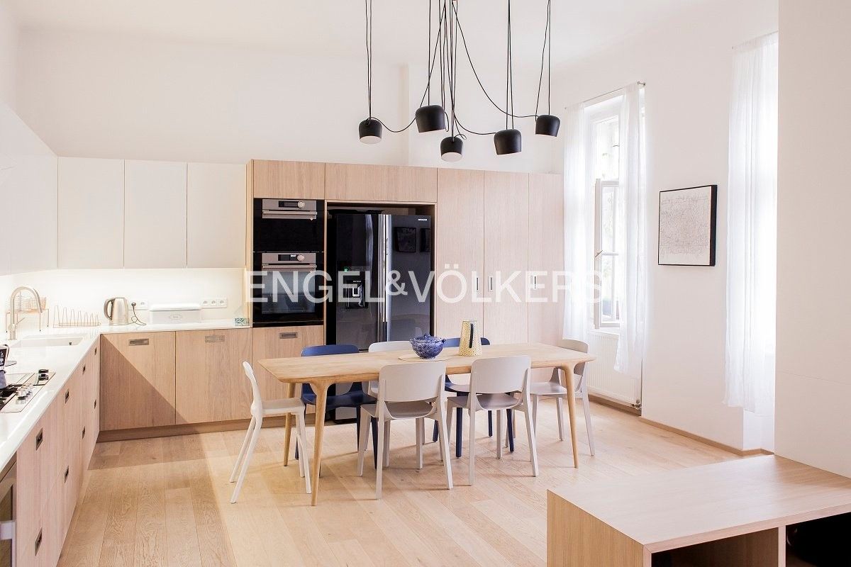 Prodej byt 5+kk - Zborovská, Praha, 160 m²