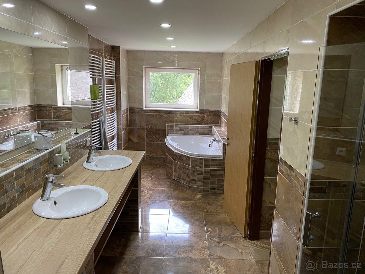 Rodinné domy, Trutnov, 541 01