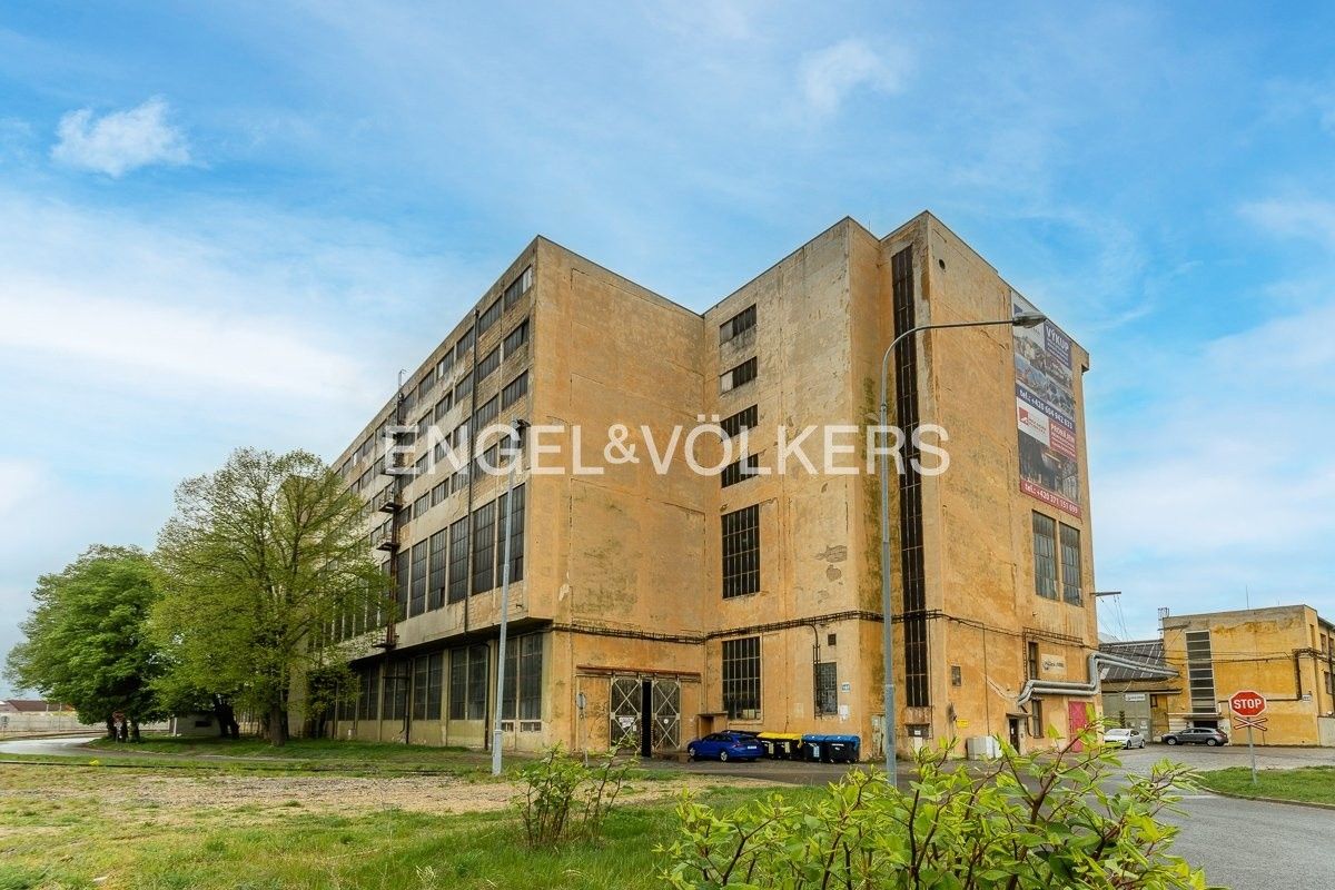 Sklady, Tylova, Plzeň, 24 m²