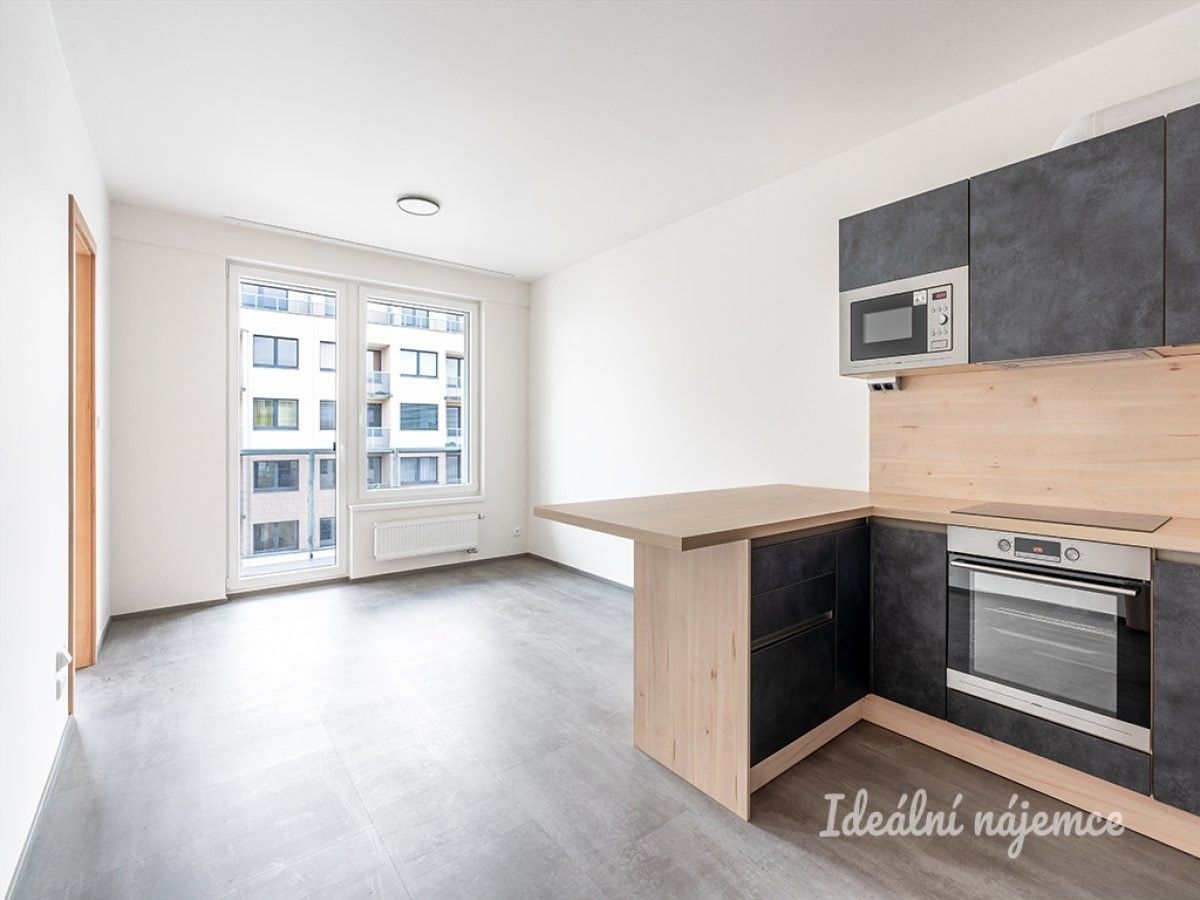 2+kk, Baarova, Praha, 49 m²