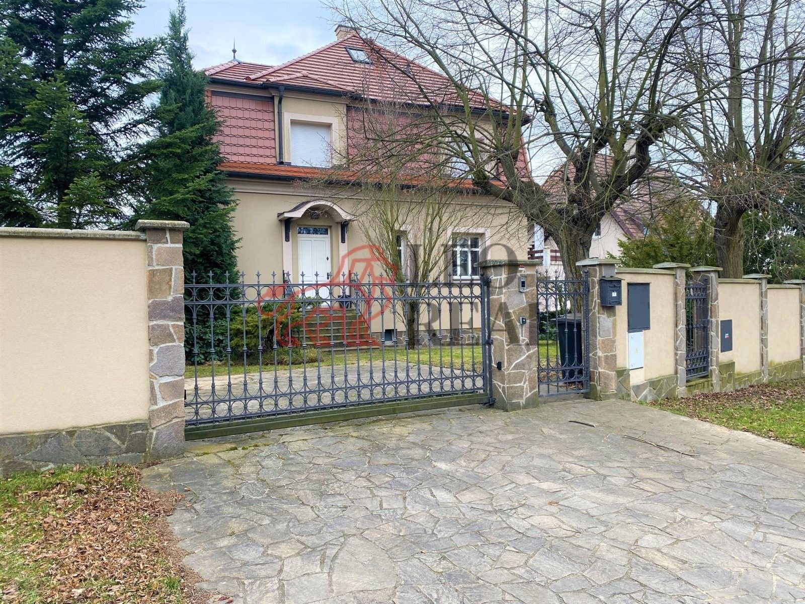 Pronájem rodinný dům - Psohlavců, Praha, 350 m²