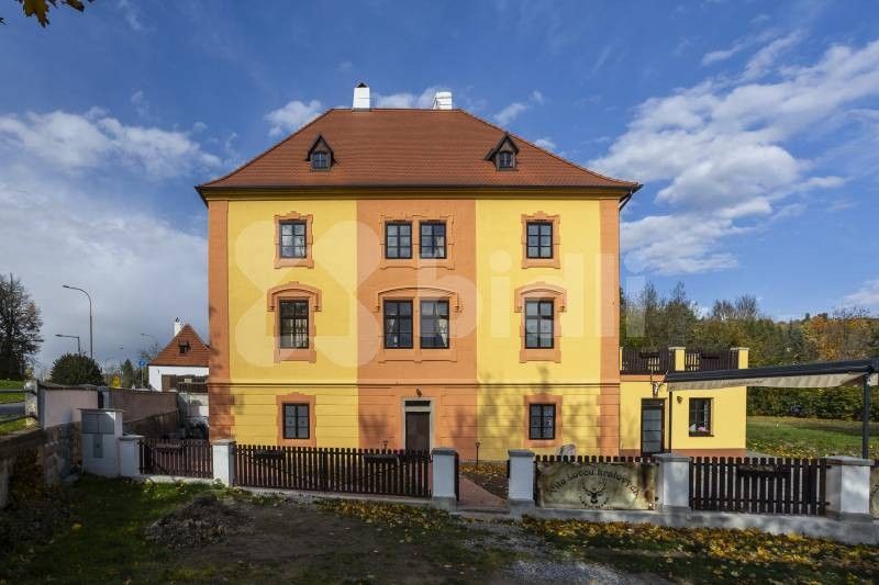 Ubytovací zařízení, Chvalšinská, Český Krumlov, 744 m²