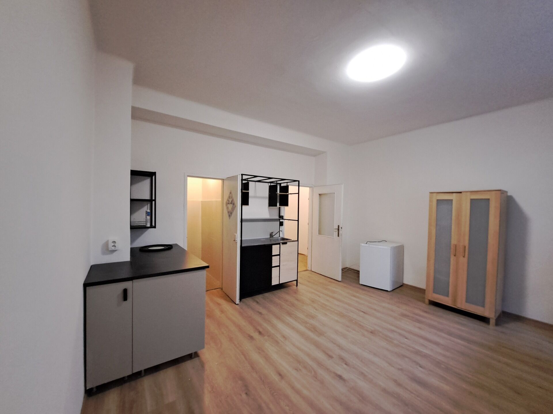 1+kk, Pod radnicí, Praha, 29 m²