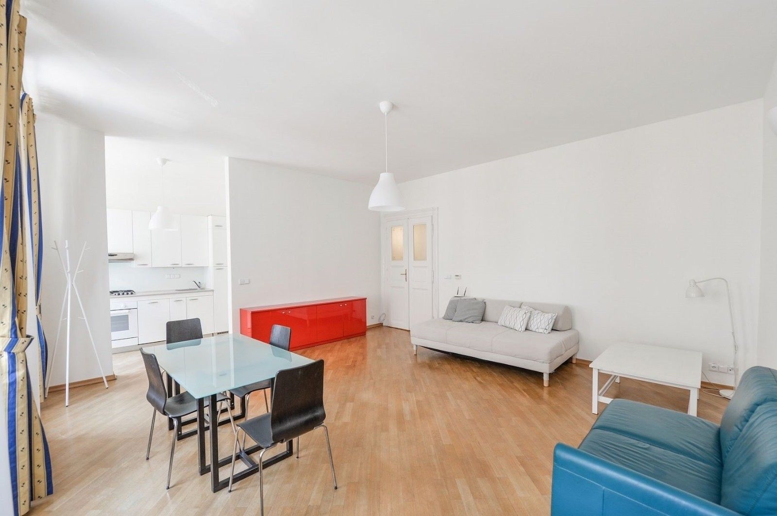 2+kk, Kamenická, Praha, 65 m²