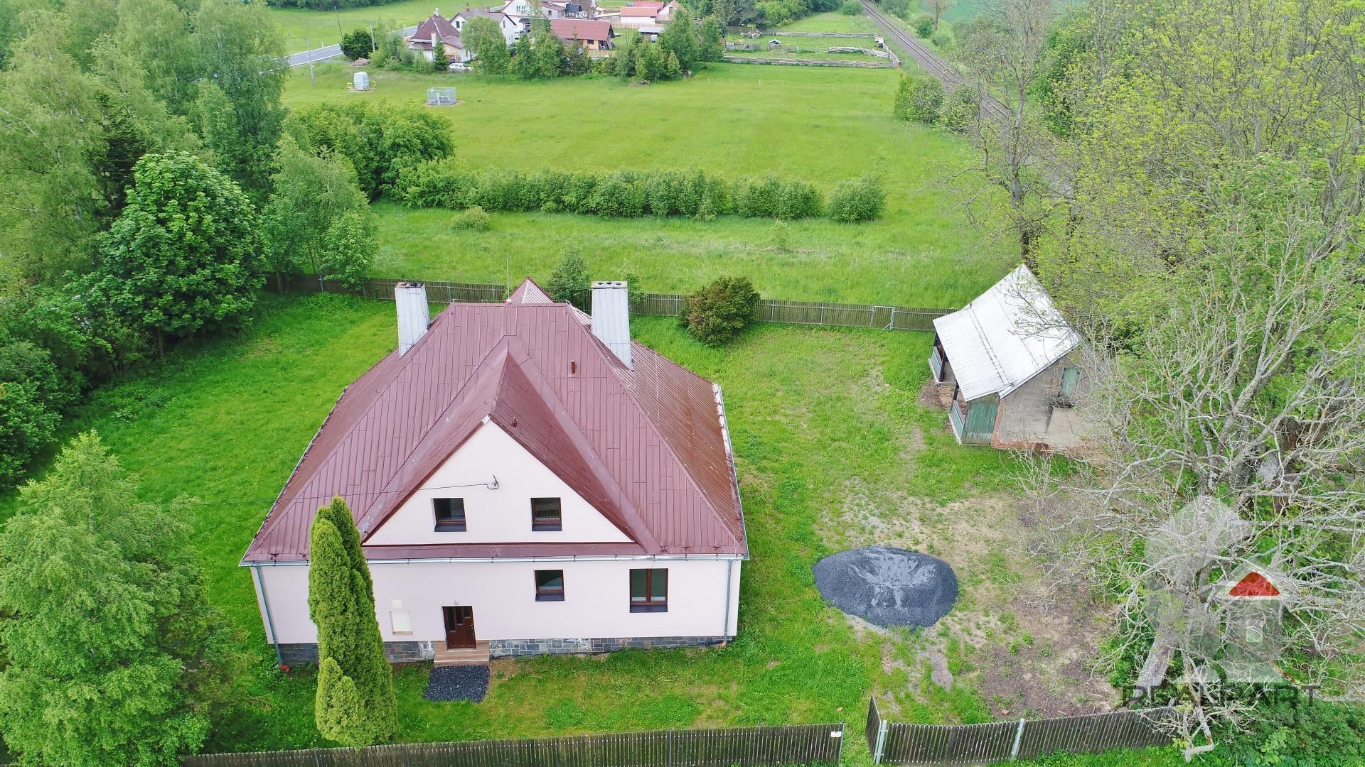 Prodej dům - Horní Loděnice, 248 m²