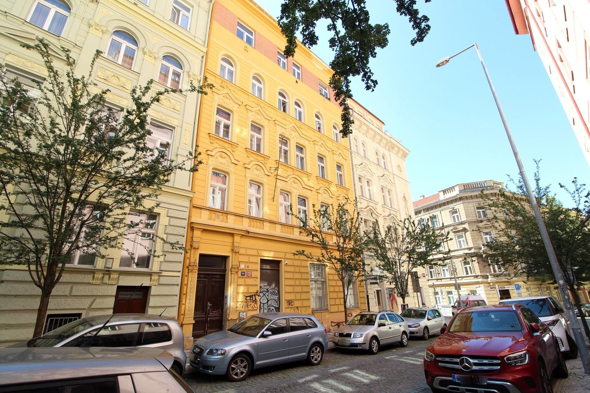 Obchodní prostory, Záhřebská, Praha, 83 m²