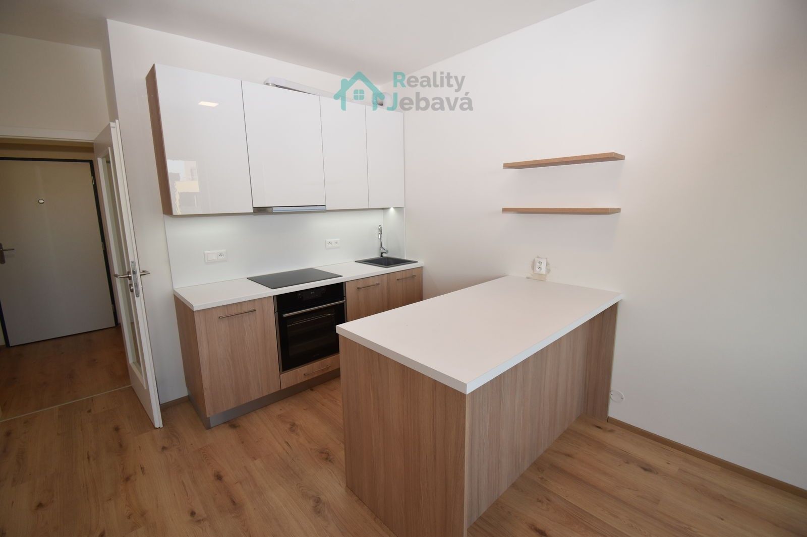 Pronájem byt 1+kk - Luhanova, Chrudim, 36 m²