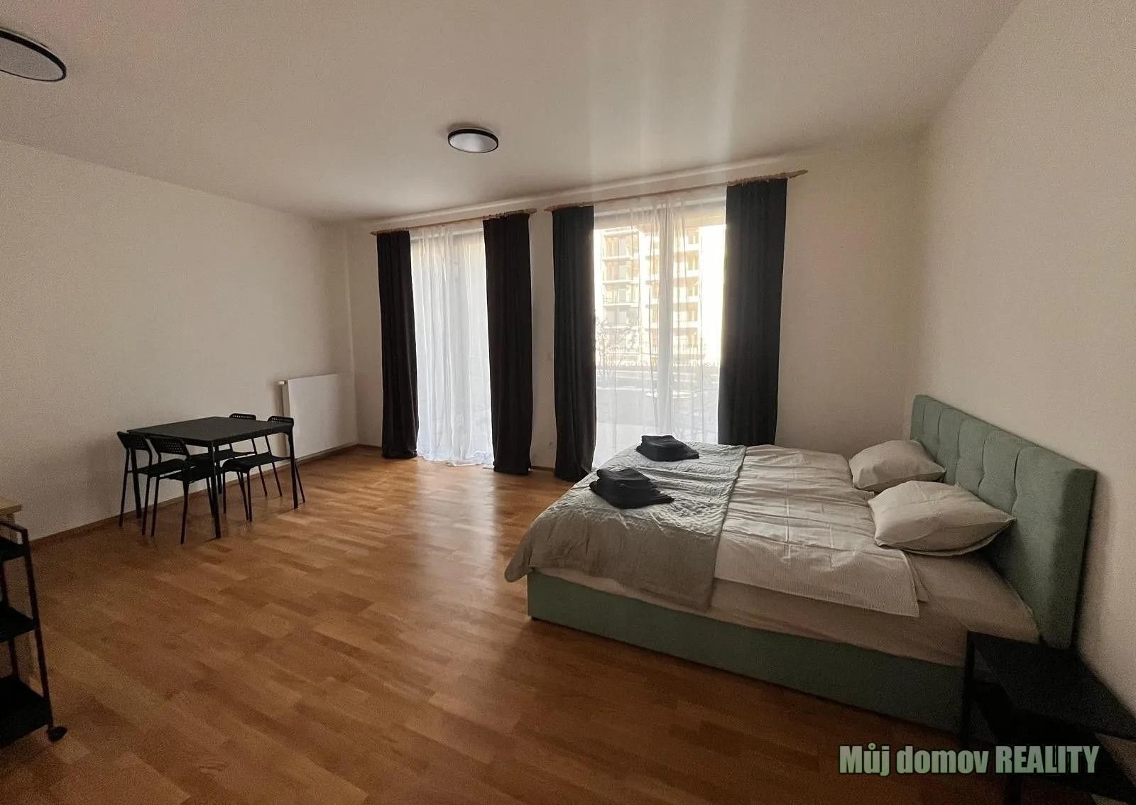 1+kk, Vackové,Praha 5, Smíchov, 42 m²