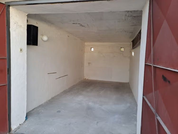 Garáže, Pardubice, 530 02