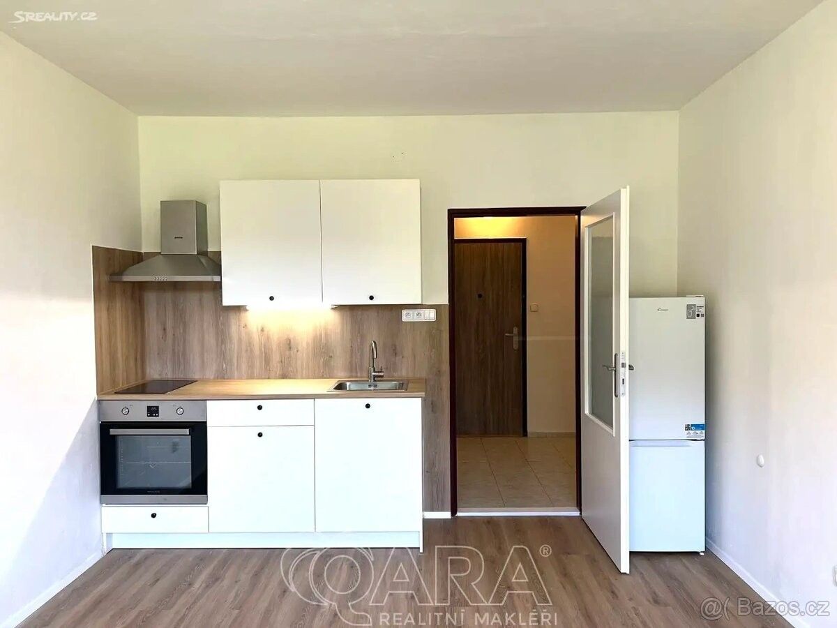 Pronájem byt 1+kk - Chroboly, 384 04, 24 m²