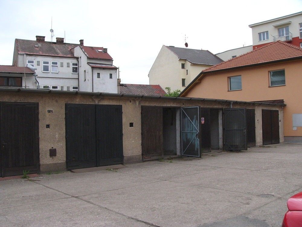 Garáže, Haškova, Hradec Králové, 20 m²