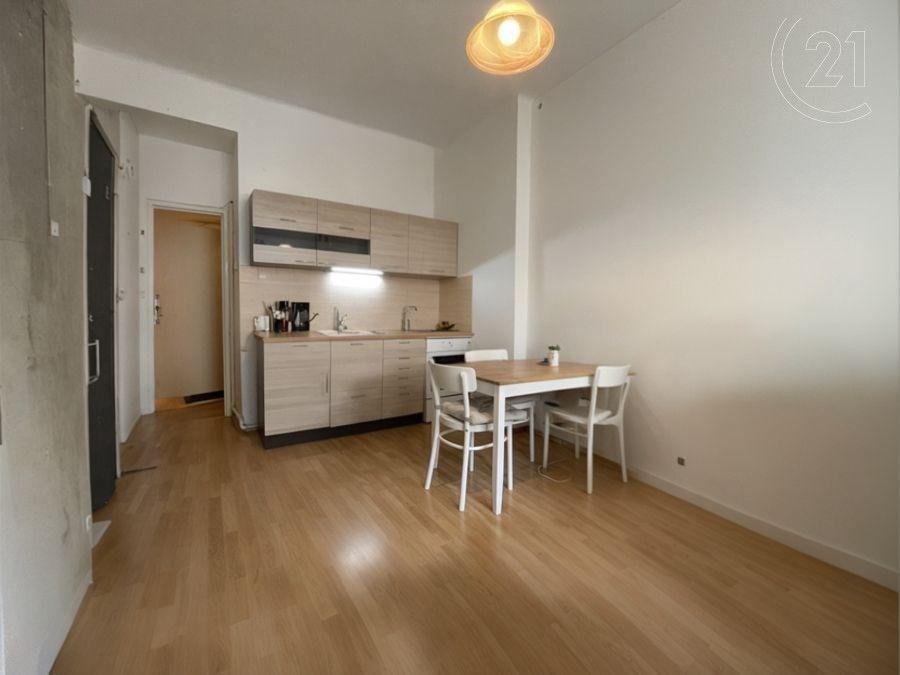 2+kk, Sámova, Praha, 53 m²