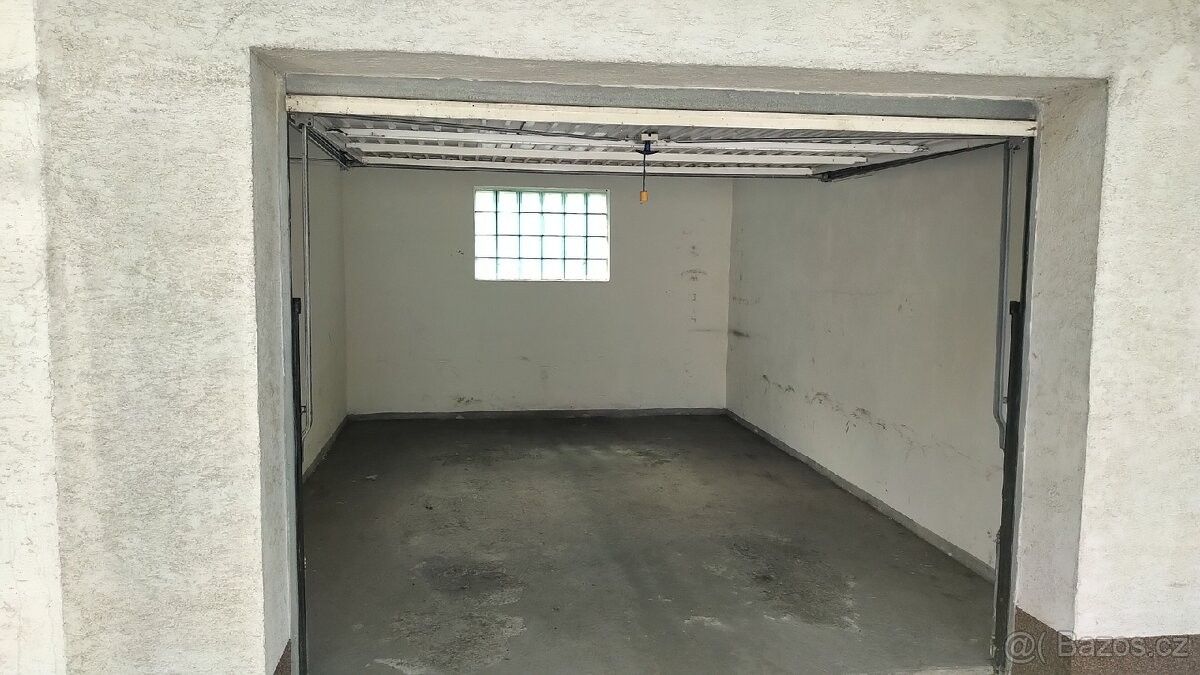 Garáže, Brušperk, 739 44