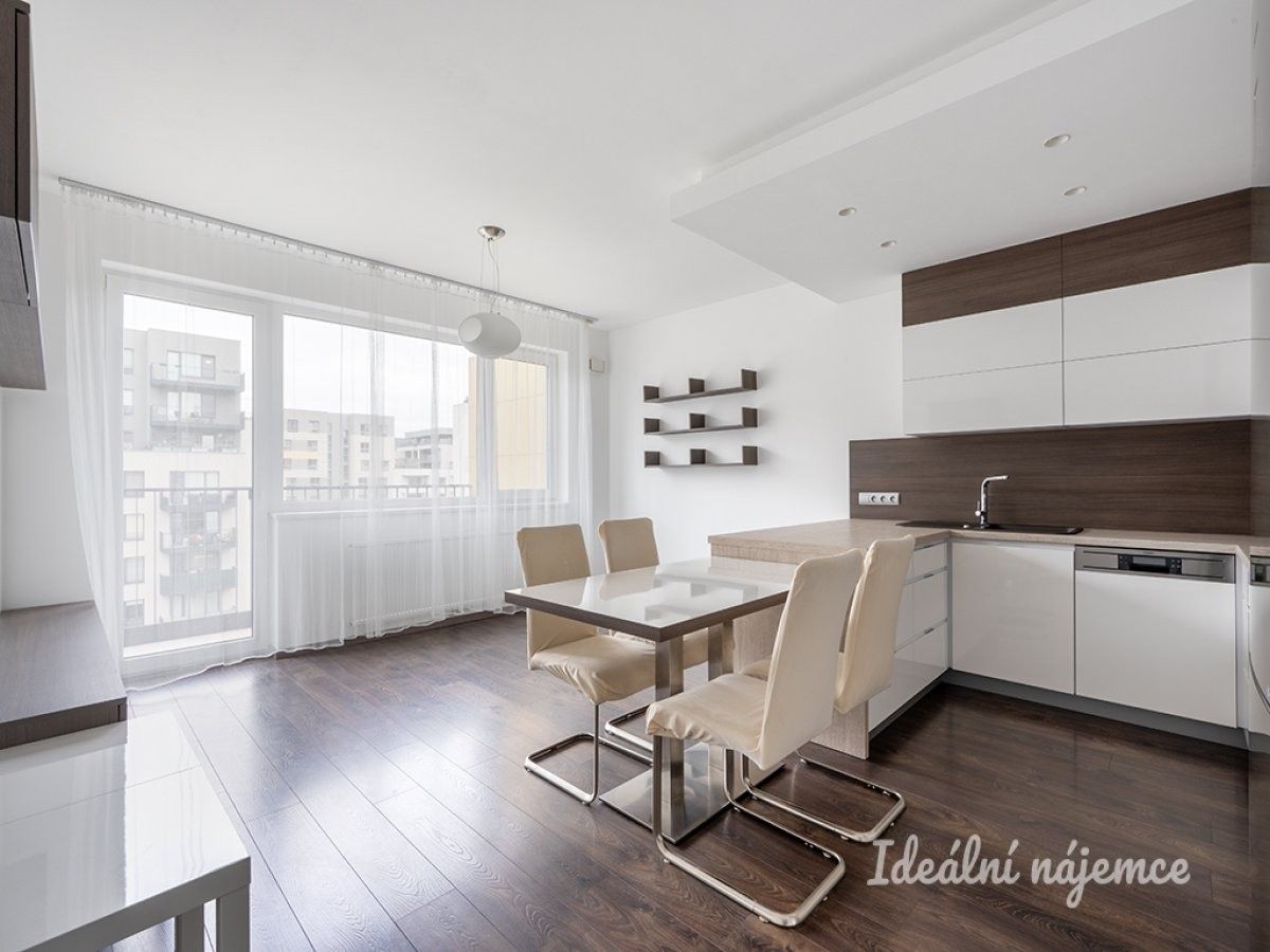 3+kk, Fikerova, Praha, 87 m²