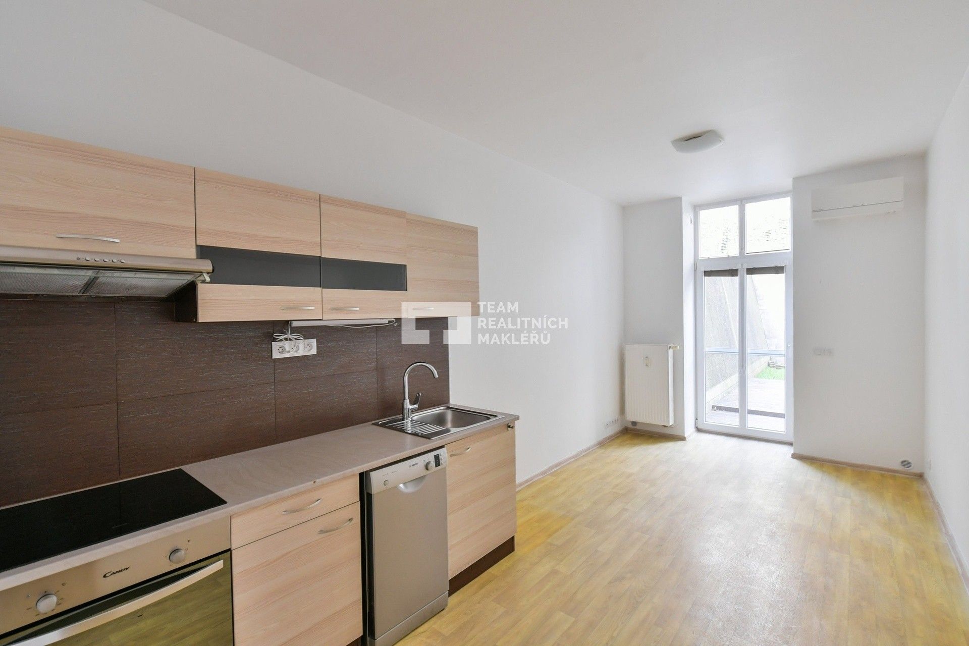 Prodej byt 2+kk - Pod Labuťkou, Praha, 37 m²