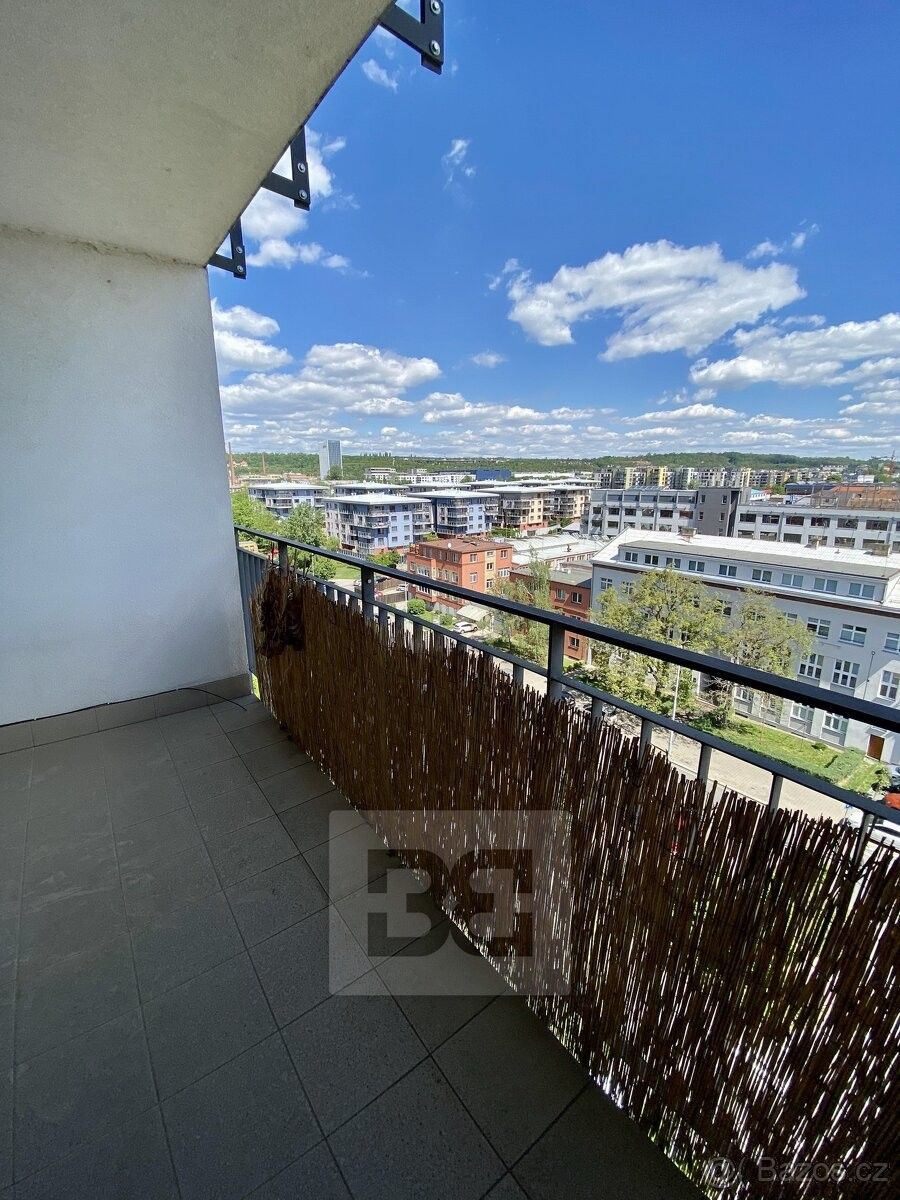 Byty, Praha, 190 00