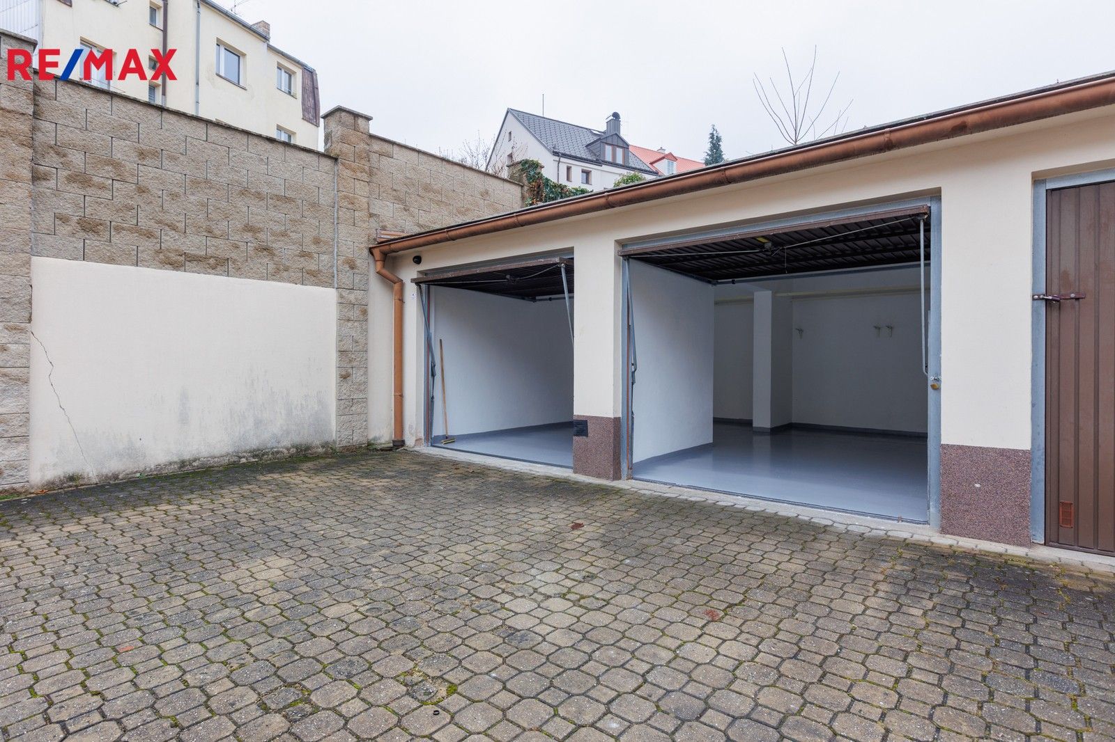 Garáže, Karlovy Vary, 33 m²