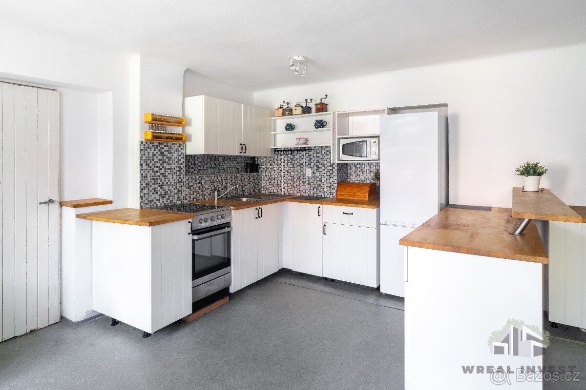 Rodinné domy, Jeneč, 252 61