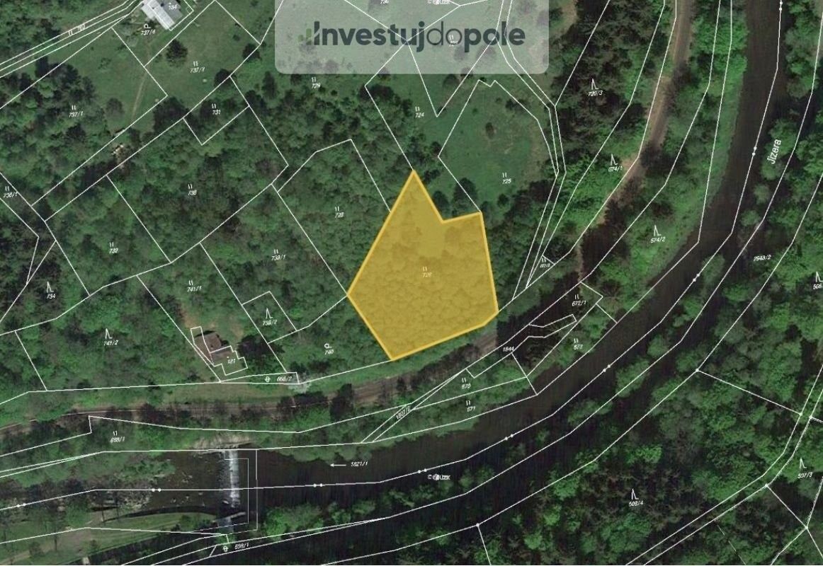 Louky, Poniklá, 2 800 m²