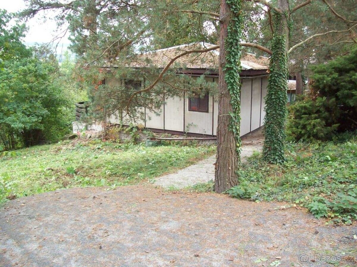 Chaty, Kamenice, 251 68