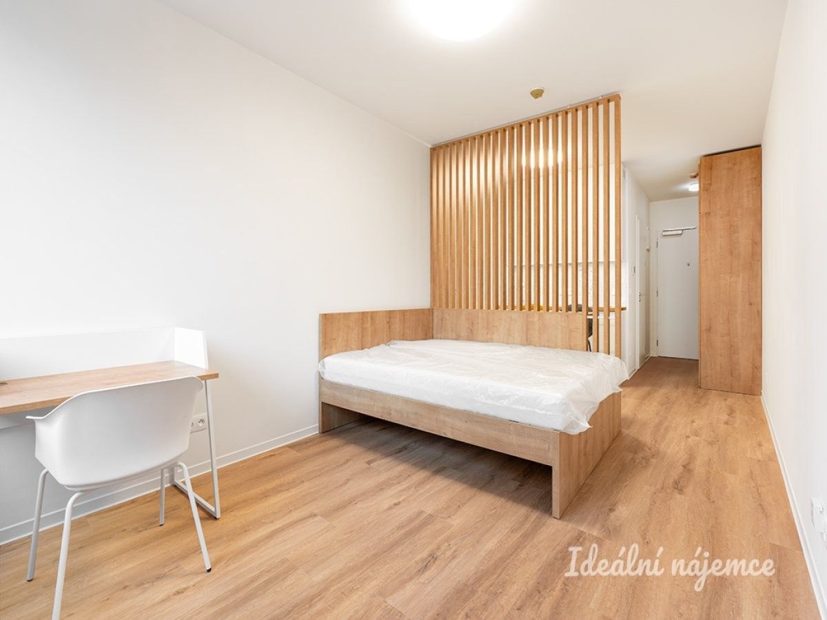 1+kk, Na Větrníku, Praha, 27 m²