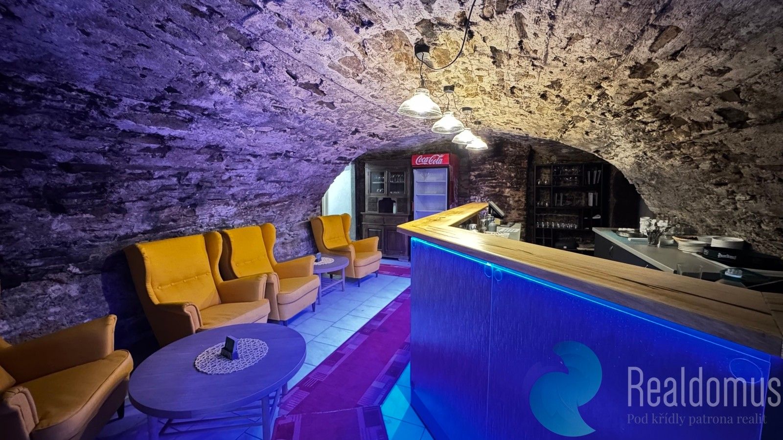 Restaurace, Velké náměstí, Prachatice, 200 m²