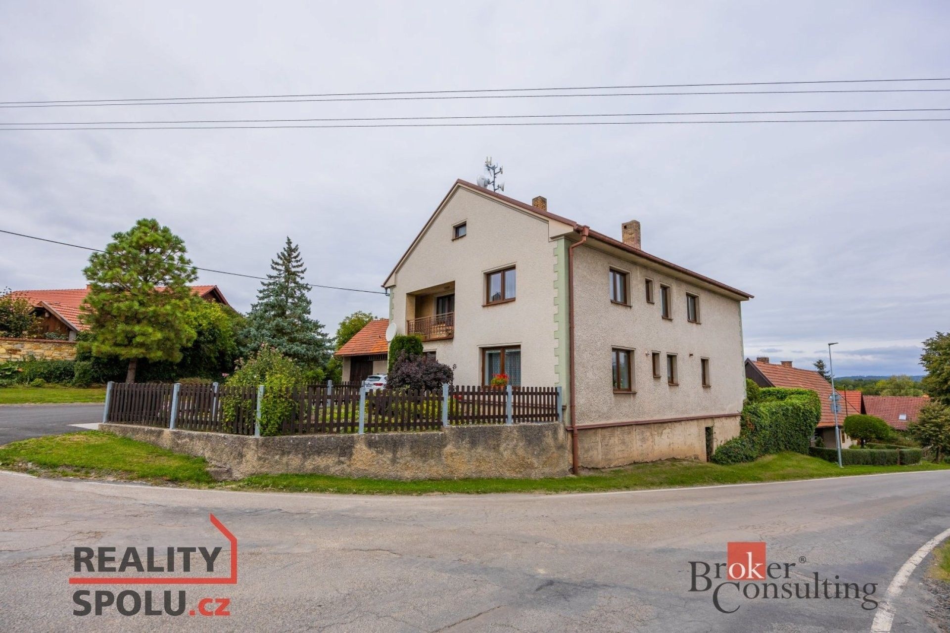 4+1, Hroška, Bílý Újezd, 116 m²