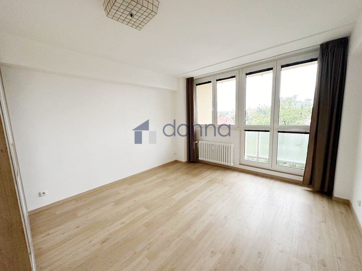 2+kk, V bytovkách, Praha, 59 m²