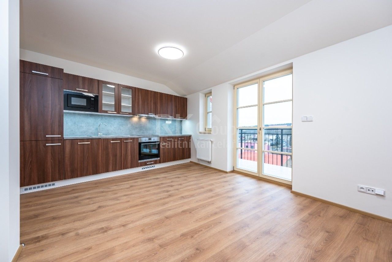 2+kk, Komenského náměstí, Slaný, 47 m²