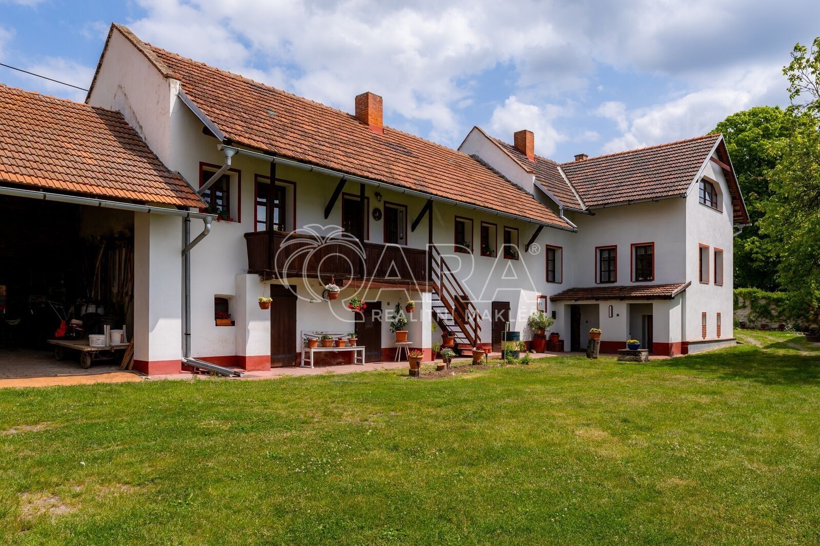 Prodej rodinný dům - Dlážděná, Čečelice, 500 m²