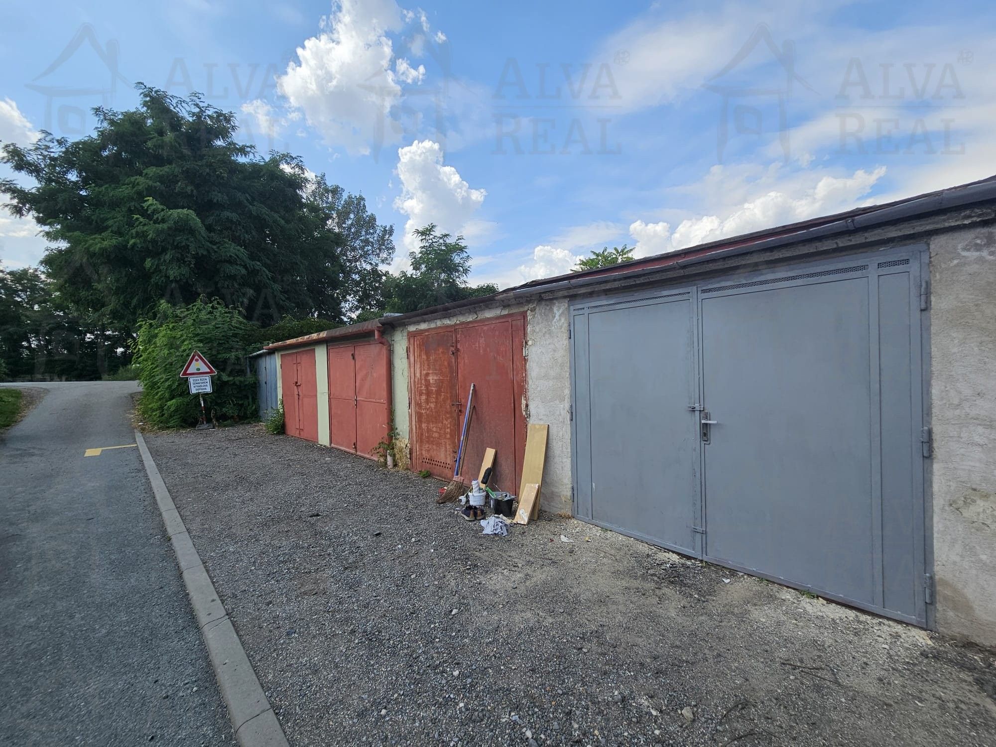 Prodej garáž - Komárov, Brno, 16 m²