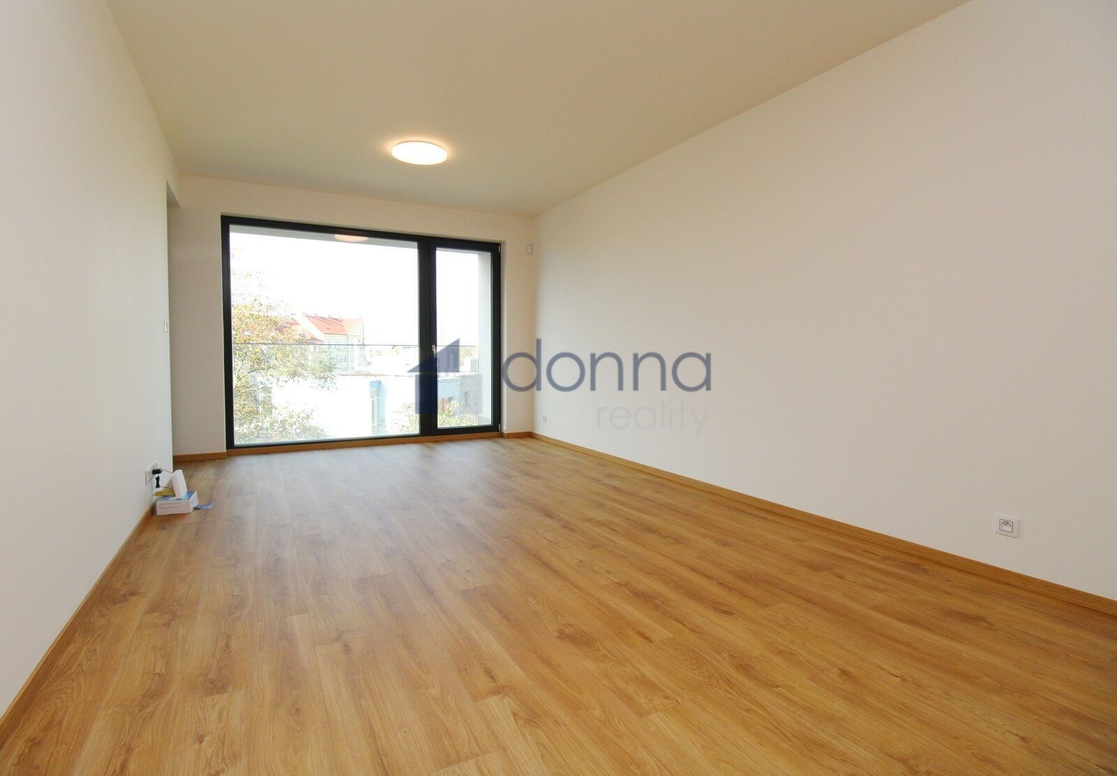 Pronájem byt 2+kk - Kotlaska, Praha, 57 m²