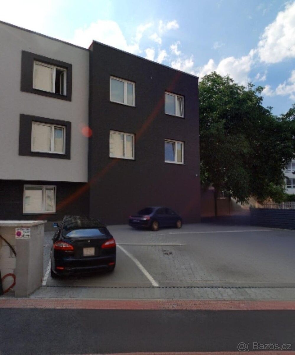 Byty, Praha, 198 00
