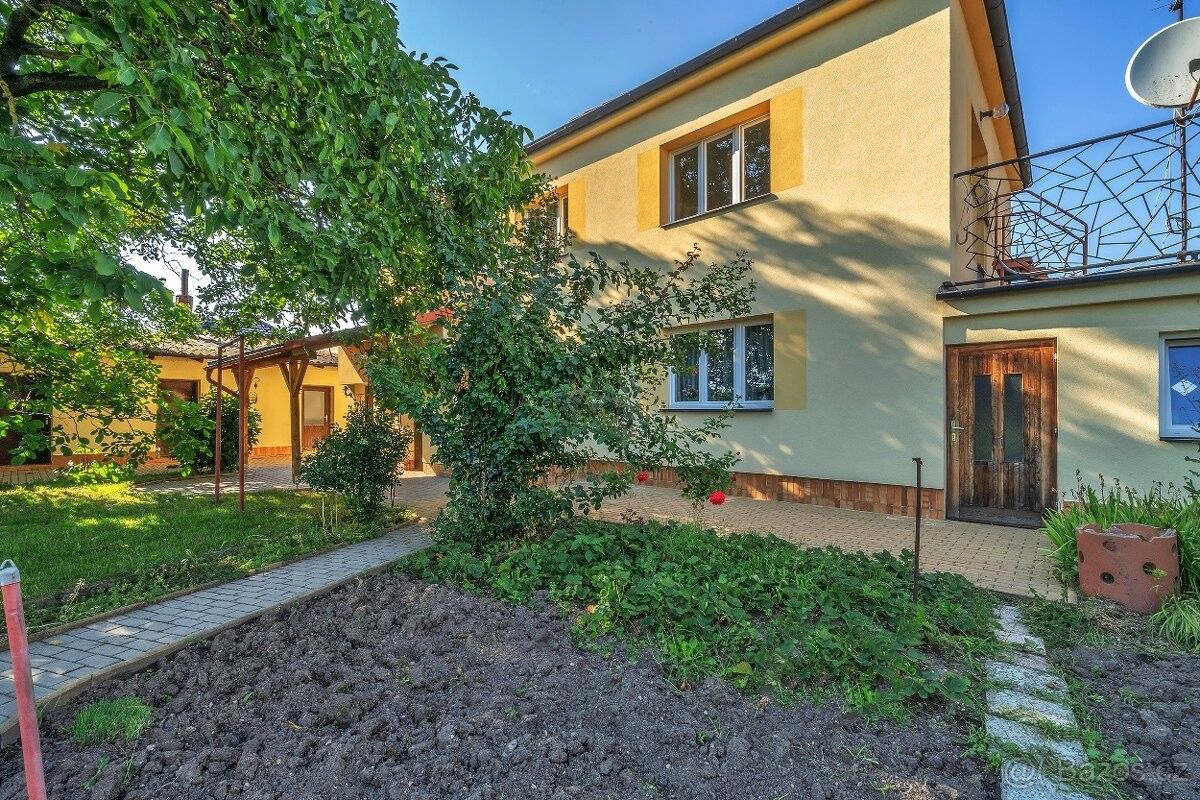 Rodinné domy, Lhota pod Libčany, 503 27