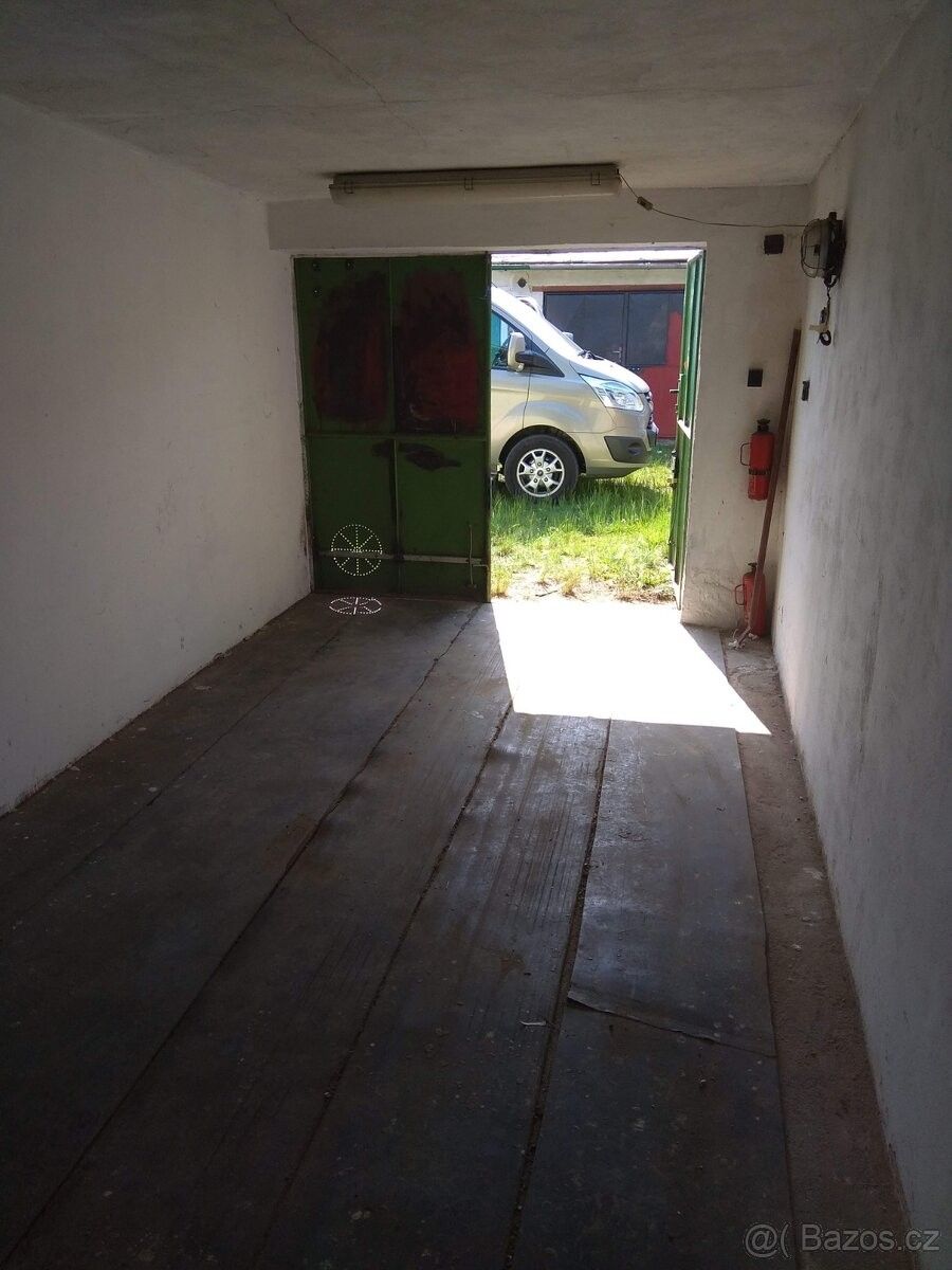 Garáže, Uničov, 783 91