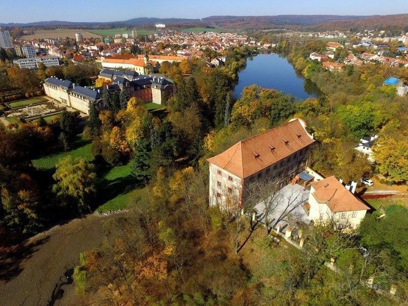 Sklady, Vargač, Dobříš, 1 600 m²