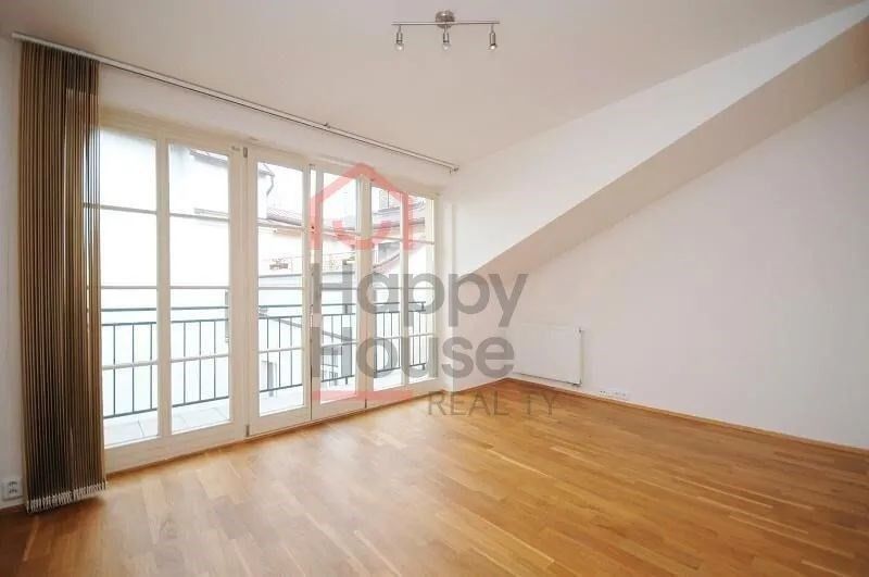 3+kk, Belgická, Praha, 138 m²