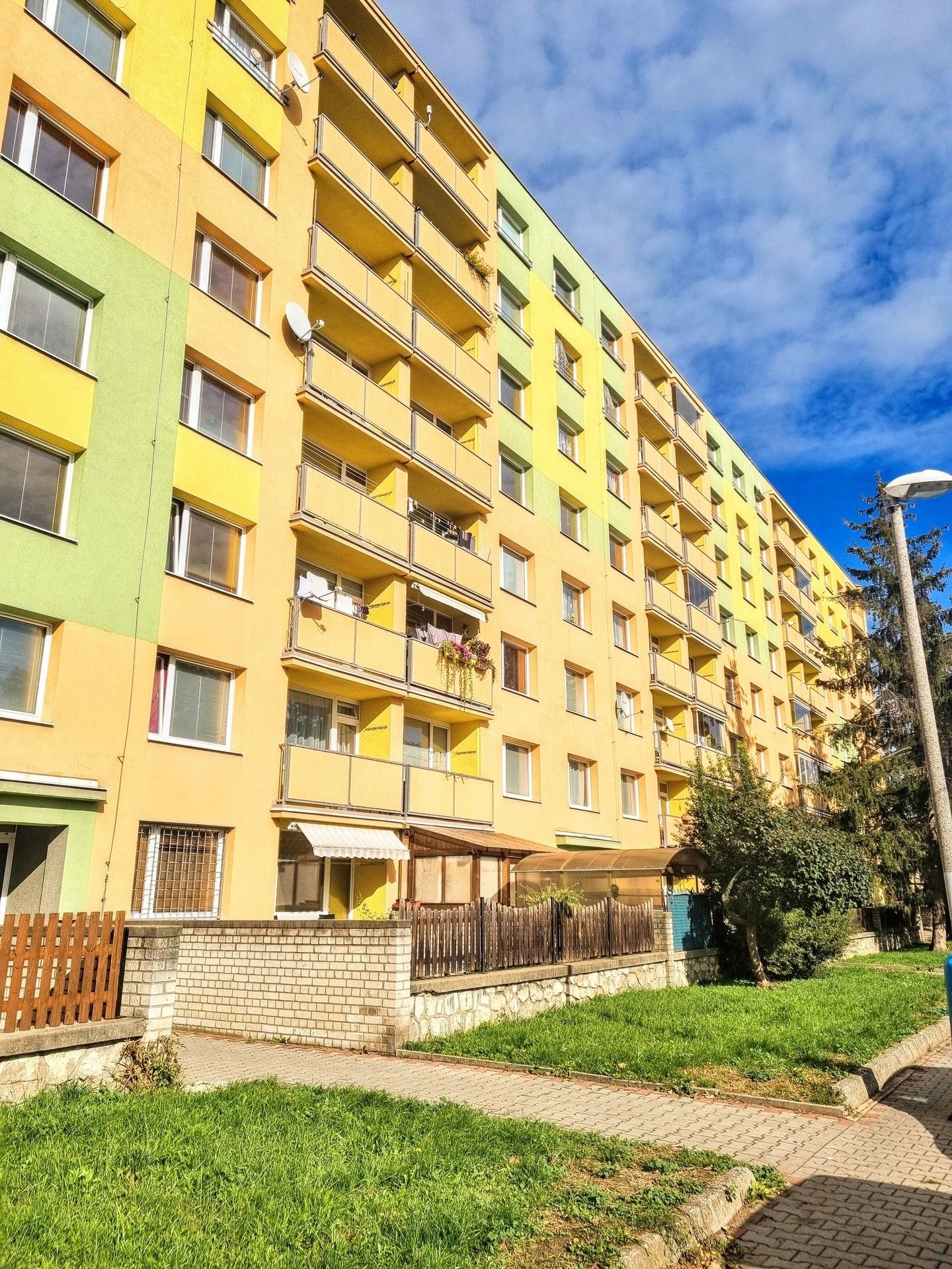 Prodej byt 2+1 - Sídliště Za Chlumem, Bílina, 64 m²