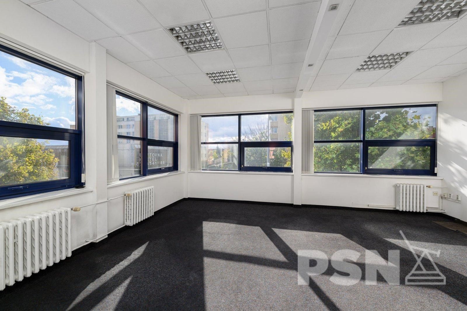 Kanceláře, Hartigova, Praha, 30 m²