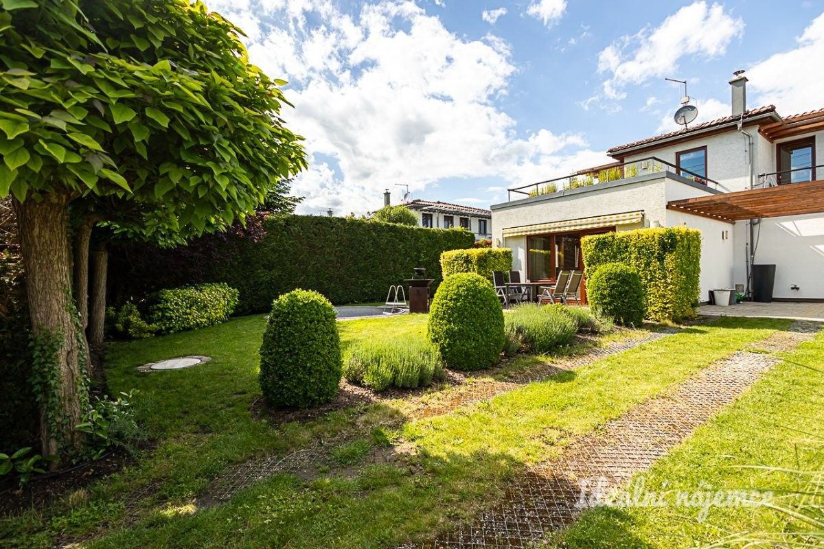 Rodinné domy, Nad Babím dolem, Měšice, 131 m²