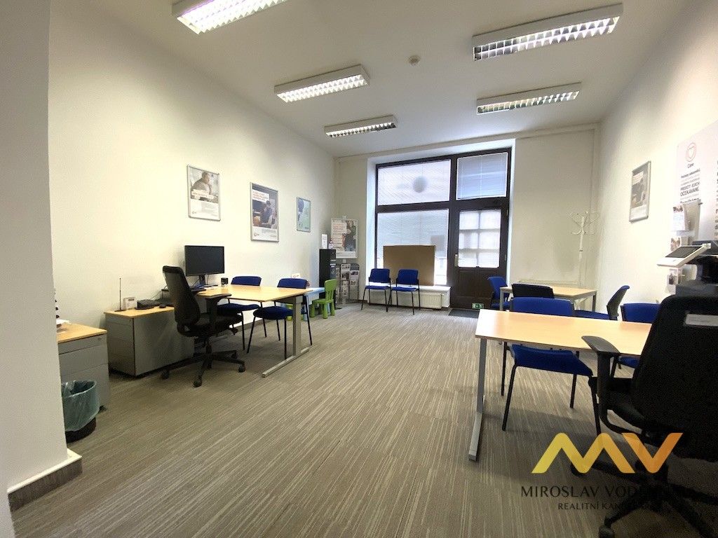 Obchodní prostory, Československé armády, Hradec Králové, 47 m²