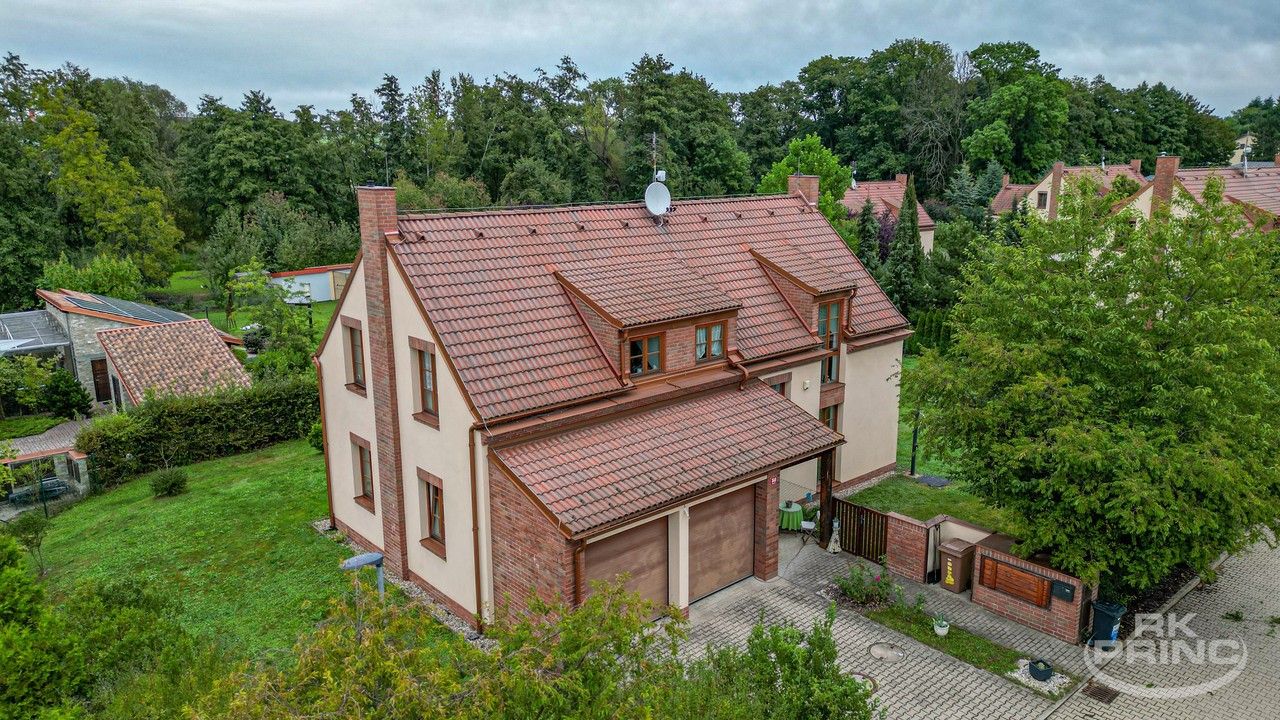 Rodinné domy, Nad Mlýnským Rybníkem, Dobřejovice, 250 m²