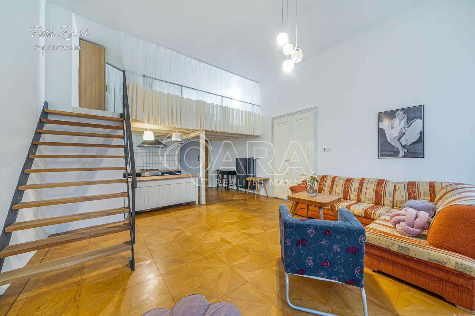 Prodej byt 2+kk - Hlavní náměstí, Šternberk, 125 m²